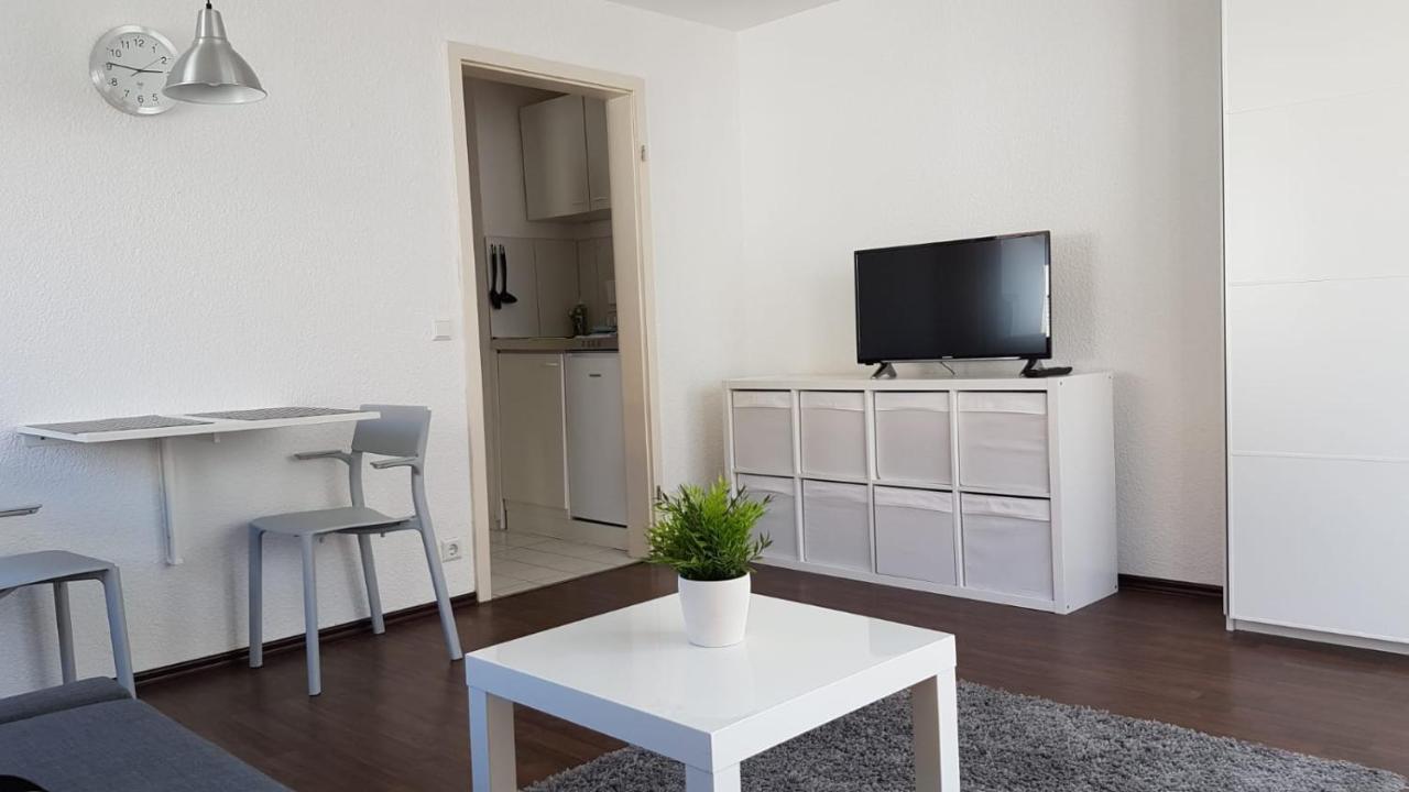 Ferien- Und Businessapartment I Modern Mit Wlan Und Parkplatz Nahe Zentrum, Automobil- Und Tech-Firmen, Messe Реннинген Экстерьер фото